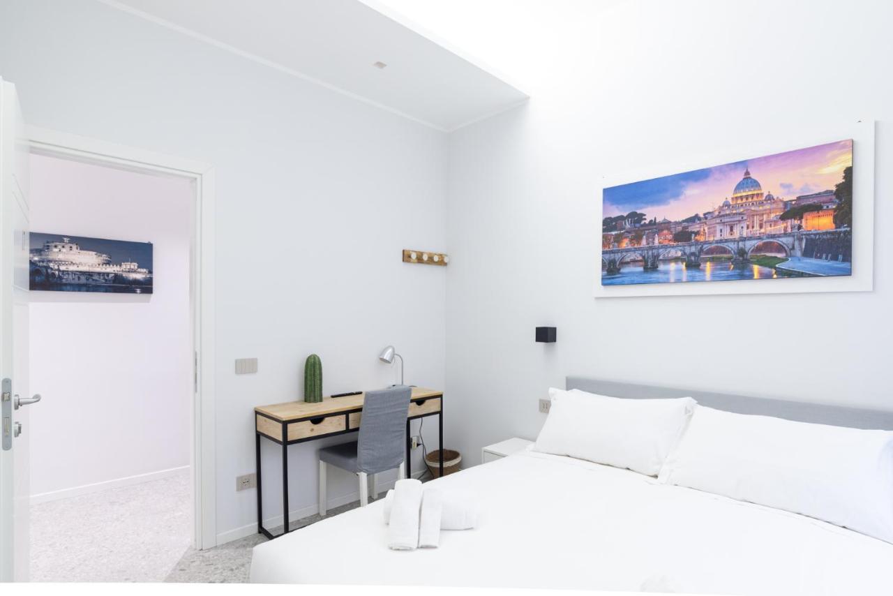 White Home Suite And Rooms Rom Exterior foto