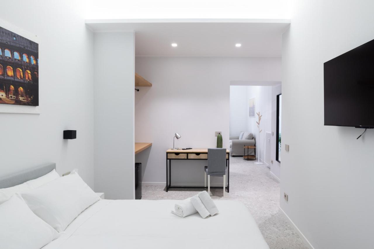White Home Suite And Rooms Rom Exterior foto