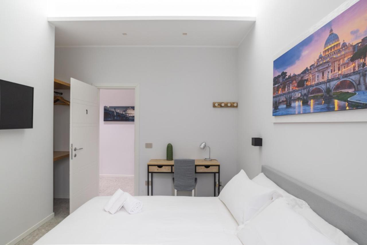 White Home Suite And Rooms Rom Exterior foto