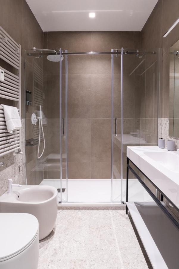 White Home Suite And Rooms Rom Exterior foto