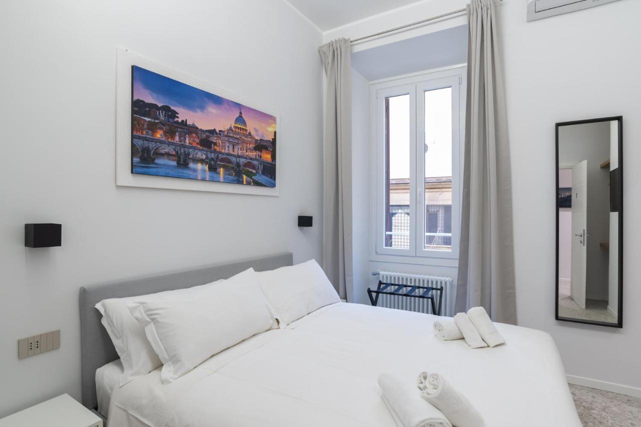 White Home Suite And Rooms Rom Exterior foto