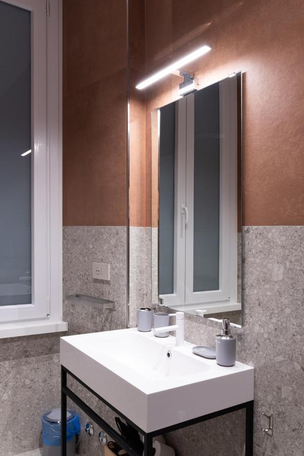 White Home Suite And Rooms Rom Exterior foto