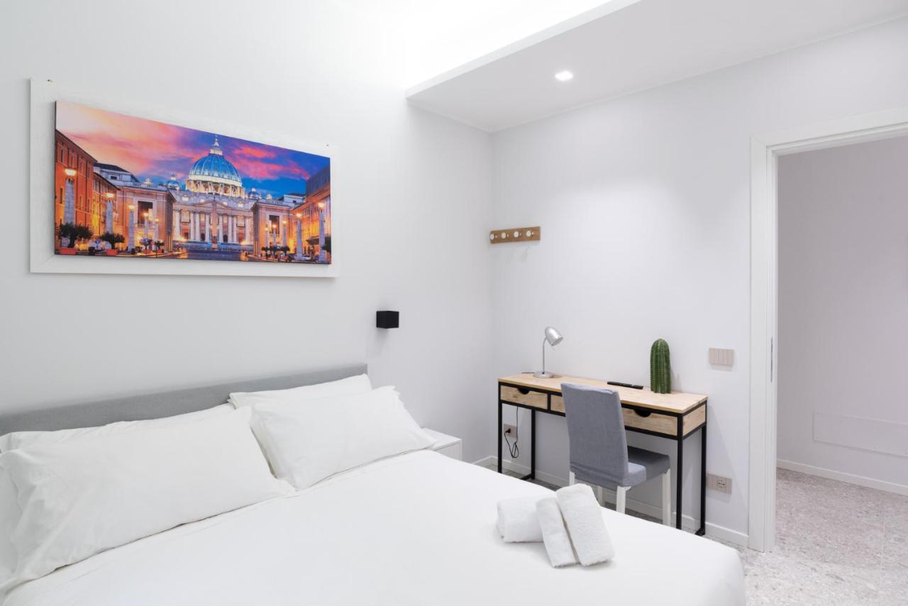White Home Suite And Rooms Rom Exterior foto